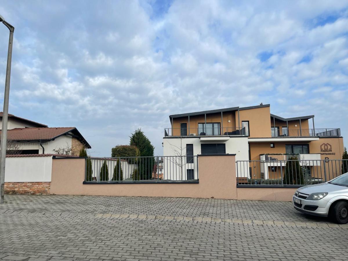 Paskom Apartmanhaz Nyergesujfalu Zewnętrze zdjęcie