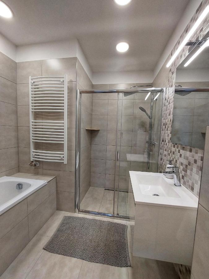 Paskom Apartmanhaz Nyergesujfalu Zewnętrze zdjęcie